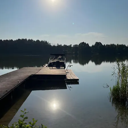 Nad Jeziorem Z Prywatnym Pomostem, Mazury, Fruzia Lejlighed Jora Wielka
